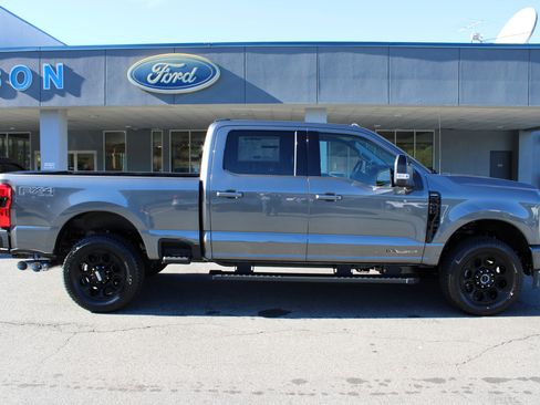 New 2026 Ford F350 Lariat w/ Black Appearance Package image 2