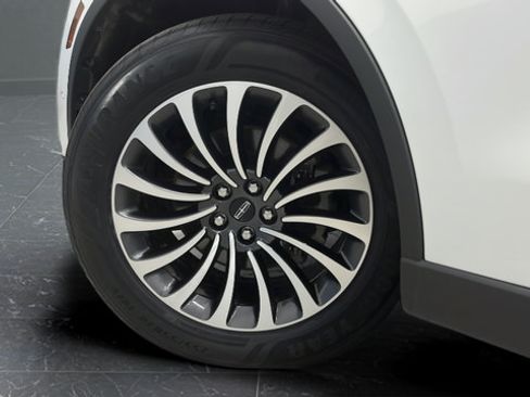 Used 2023 Lincoln Aviator Reserve w/ Equipment Group 201A AWD/4WD image 39