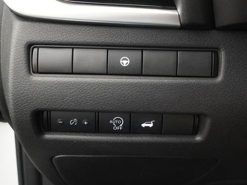 Used 2023 Nissan Rogue SL FWD image 21