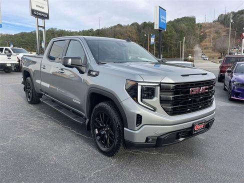 Used 2025 GMC Sierra 1500 Elevation w/ Elevation Premium Package image 6