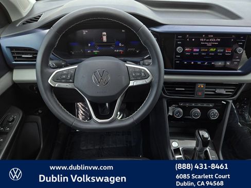 Certified 2023 Volkswagen Taos SE w/ Panoramic Sunroof Package FWD image 13