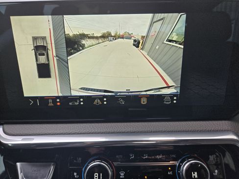 Used 2024 GMC Sierra 2500 Denali w/ Denali Reserve Package image 13