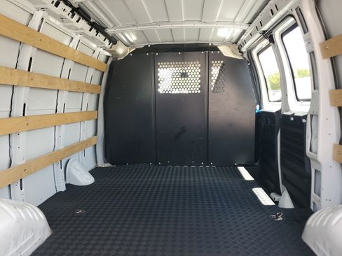 Used 2023 GMC Savana 2500 w/ Driver Convenience Package image 13