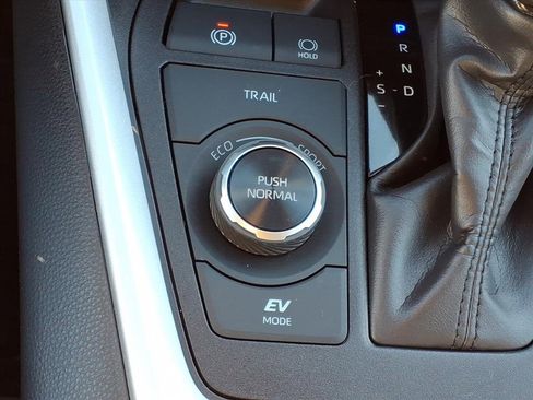 Used 2024 Toyota RAV4 XLE Premium image 19