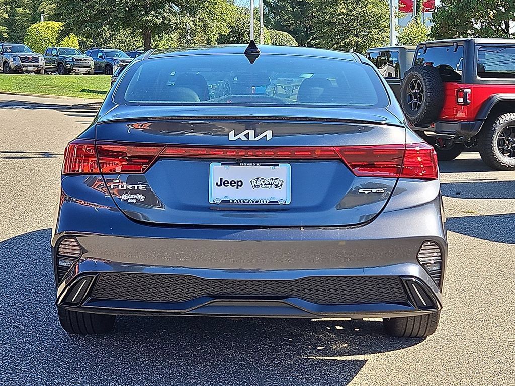 Used 2024 Kia Forte GT-Line w/ GT-Line Premium Package FWD image 6