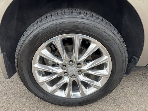 Used 2020 Buick Enclave Premium w/ Surround and Sites Package image 10