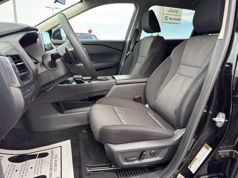 Used 2024 Nissan Rogue SV AWD/4WD image 9