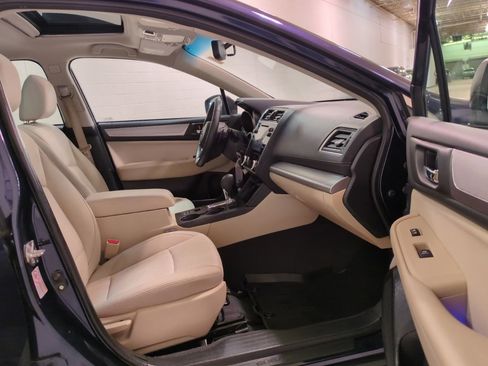 Used 2018 Subaru Outback 2.5i Premium image 10