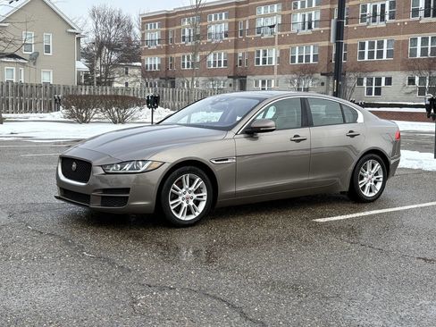 Used 2017 Jaguar XE Premium image 1