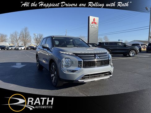 New 2025 Mitsubishi Outlander SE image 1