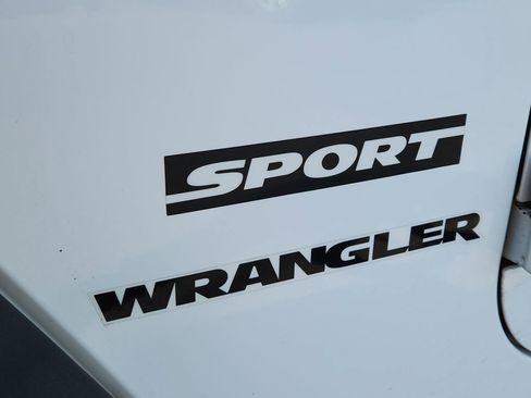 Used 2014 Jeep Wrangler Sport AWD/4WD image 5