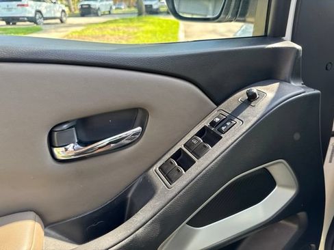 Used 2022 Nissan Frontier SV w/ Technology Package RWD image 26