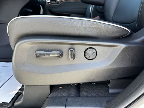Certified 2026 Honda Odyssey Touring image 8