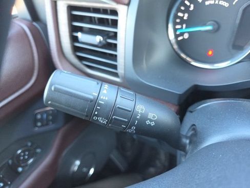 Used 2024 Ford Expedition Limited RWD image 45