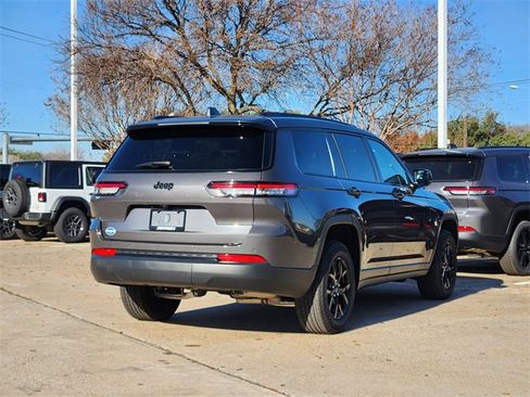 Certified 2025 Jeep Grand Cherokee L Altitude image 7