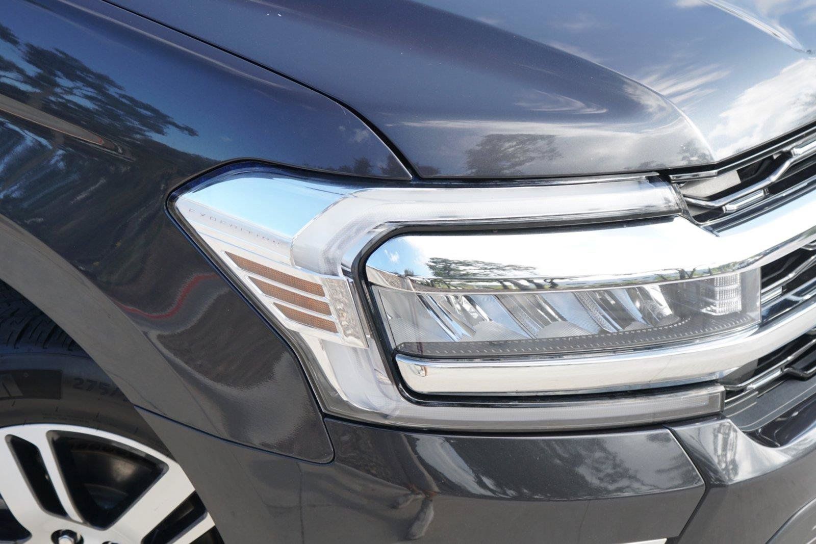 Used 2024 Ford Expedition Max Limited AWD/4WD image 3