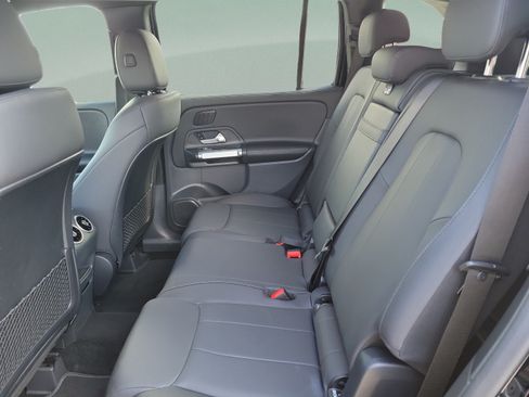 Used 2026 Mercedes-Benz GLB 250 image 6
