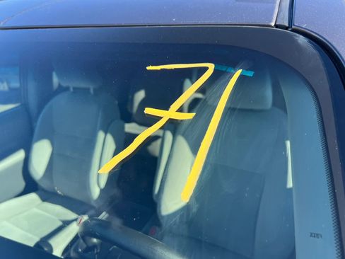 Used 2015 Toyota Sienna LE image 32