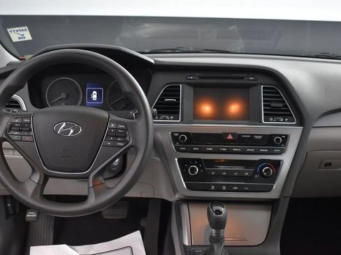 Used 2017 Hyundai Sonata SE w/ Cargo Package FWD image 8