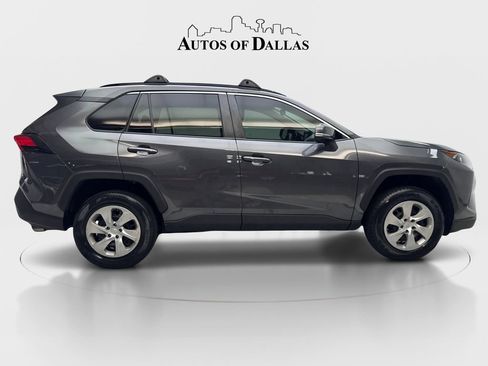 Used 2021 Toyota RAV4 LE FWD image 10