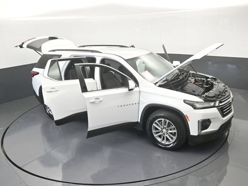Used 2023 Chevrolet Traverse LT image 71