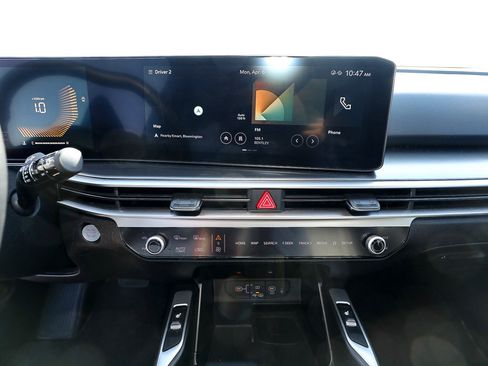 Used 2024 Kia Sorento S image 15