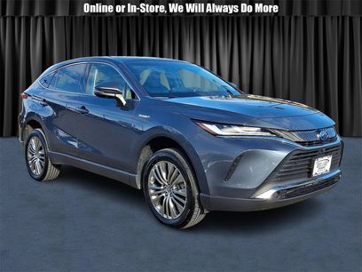 Used 2021 Toyota Venza Limited w/ Carpet Mat Package (TMS)