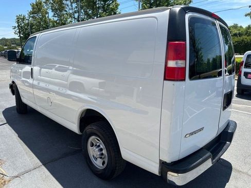Used 2019 Chevrolet Express 2500 w/ Driver Convenience Package RWD image 3