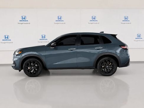 Used 2023 Honda HR-V Sport image 3