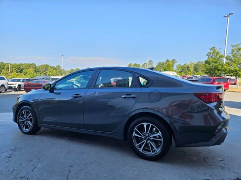 Used 2024 Kia Forte LXS FWD image 5