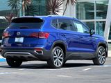 Certified 2022 Volkswagen Taos SE image 5