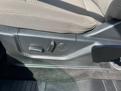 Used 2018 Ford F150 XLT w/ Equipment Group 302A Luxury AWD/4WD image 21