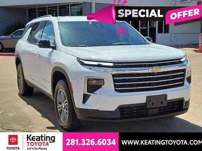 Used 2025 Chevrolet Traverse LT
