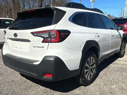 Used 2023 Subaru Outback Premium AWD/4WD image 10