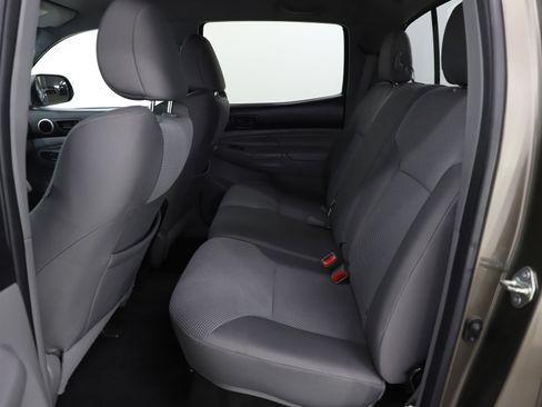 Used 2015 Toyota Tacoma 4x4 Double Cab w/ TRD Off-Road Package image 16