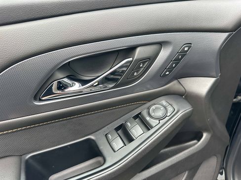 Used 2019 Chevrolet Traverse Premier w/ Redline Edition image 18