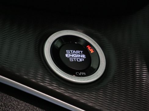 Used 2023 Jeep Grand Cherokee Laredo RWD image 32