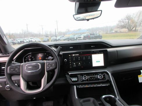 New 2026 GMC Sierra 3500 Denali w/ Denali Reserve Package image 17