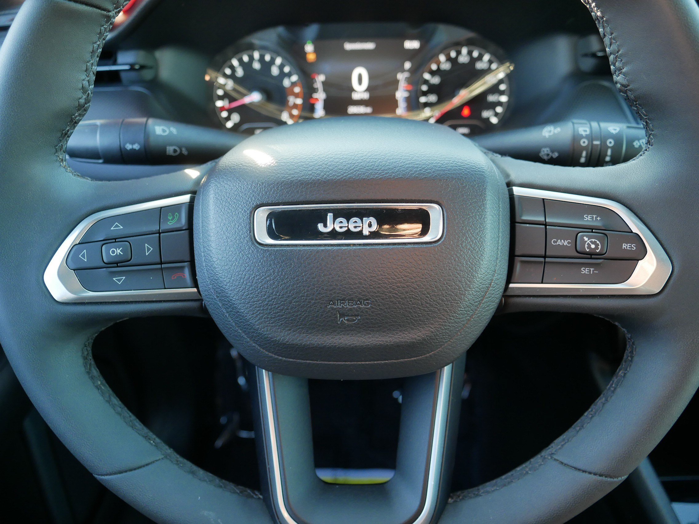 Used 2023 Jeep Compass Latitude w/ Sun and Sound Group AWD/4WD image 25
