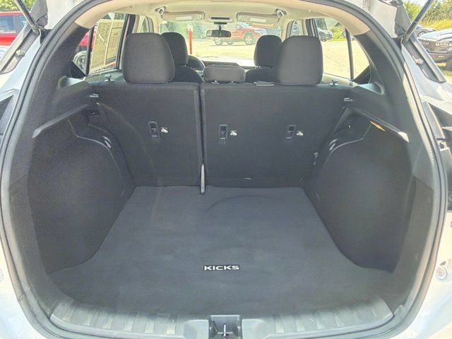 Used 2023 Nissan Kicks SV FWD image 12