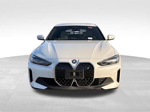 Used 2023 BMW i4 eDrive40 RWD image 3