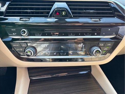 Used 2018 BMW 530i w/ Premium Package RWD image 36