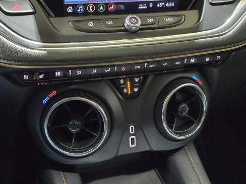 Used 2019 Chevrolet Blazer Premier w/ Sun and Wheels Package image 18