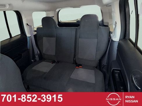 Used 2017 Jeep Patriot Sport w/ Power Value Group AWD/4WD image 27