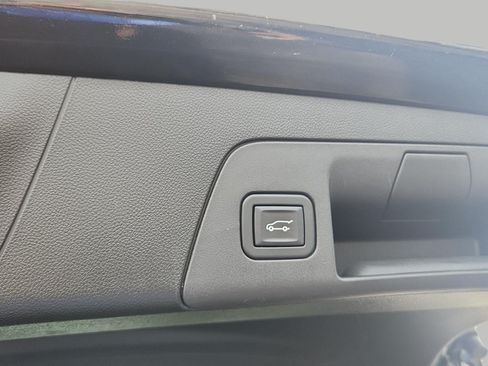 Used 2023 Buick Envision Essence AWD/4WD image 21