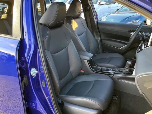 Certified 2024 Toyota Corolla Cross XLE image 9