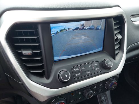 Used 2019 GMC Acadia SLT w/ LPO, Floor Liner Package image 17