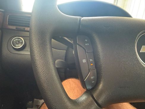 Used 2009 Chevrolet Impala LS FWD image 25