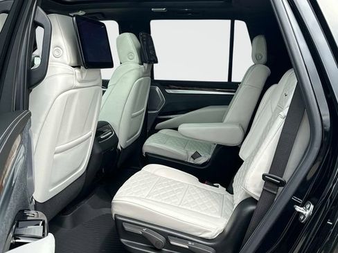 New 2026 Cadillac Escalade Platinum Sport w/ LPO, ONYX Package AWD/4WD image 11