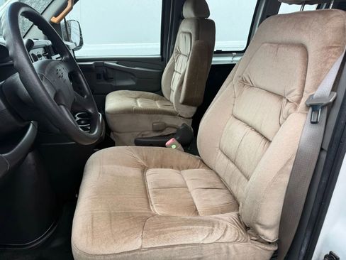 Used 2003 Chevrolet Express 1500 image 8